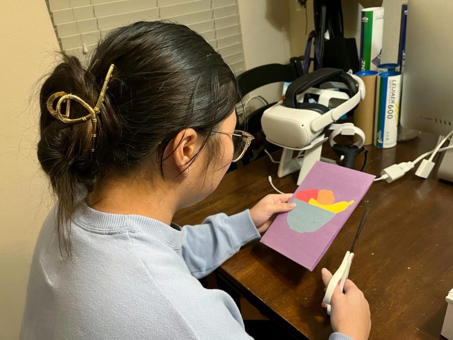 Hannah Cha (‘24) of the Amador Cancer Society works on a card for the Amador Cancer Society card drive.