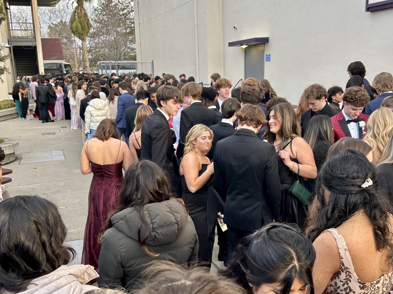 Juniors celebrate Masquerade Night Prom
