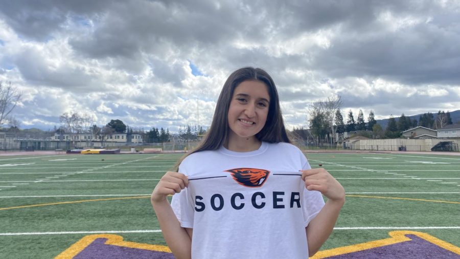 Sydney+Head+announces+her+verbal+commitment+to+play+Division+1+soccer+at+Oregon+State.