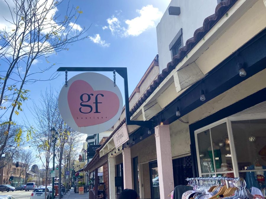 Girlfriends+Boutique+encourages+customers+to+form+new+friendships+and+always+strives+to+offer+a+fun+shopping+experience+for+every+person.
