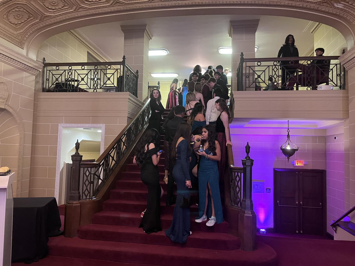 Junior prom: the experience