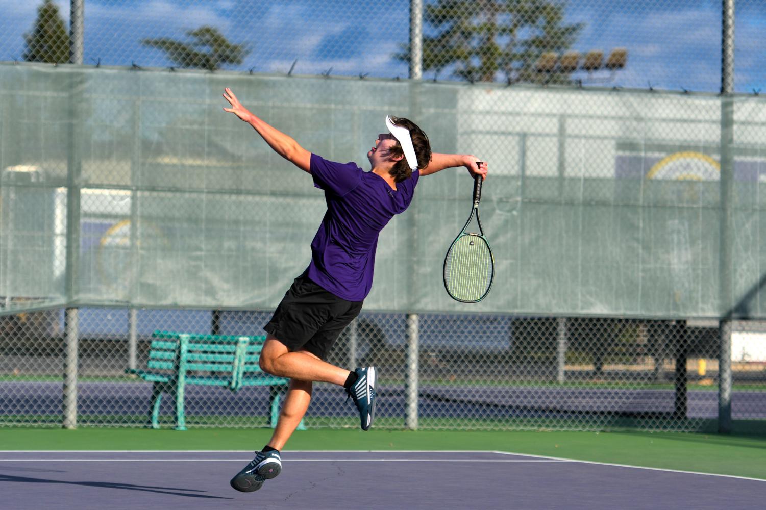 Boys Varsity Tennis defeats Foothill in an exciting 6-3 victory