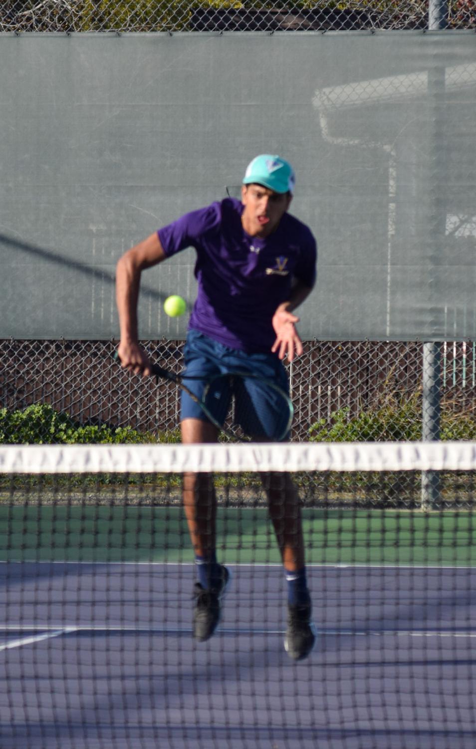 Boys Varsity Tennis defeats Dougherty Valley High 5-3