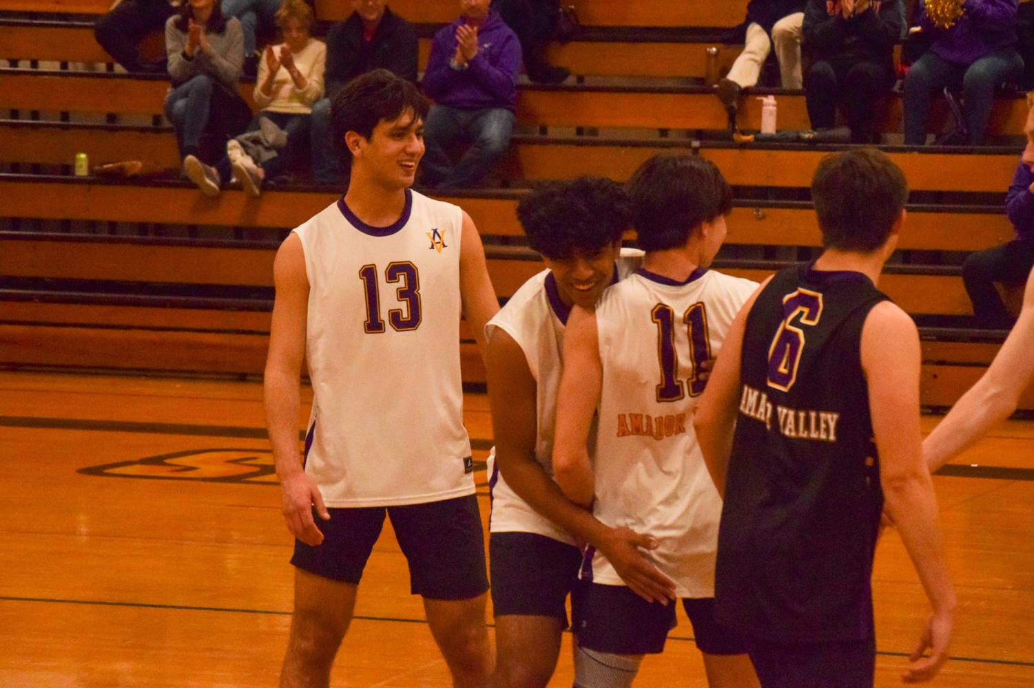 Boys Varsity Volleyball defeats De La Salle 3-0