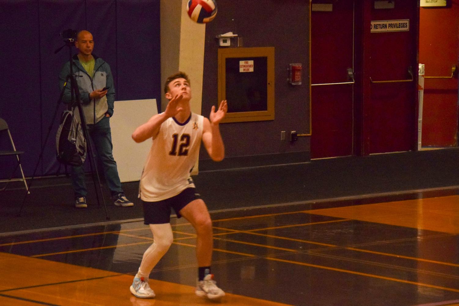 Boys Varsity Volleyball defeats De La Salle 3-0