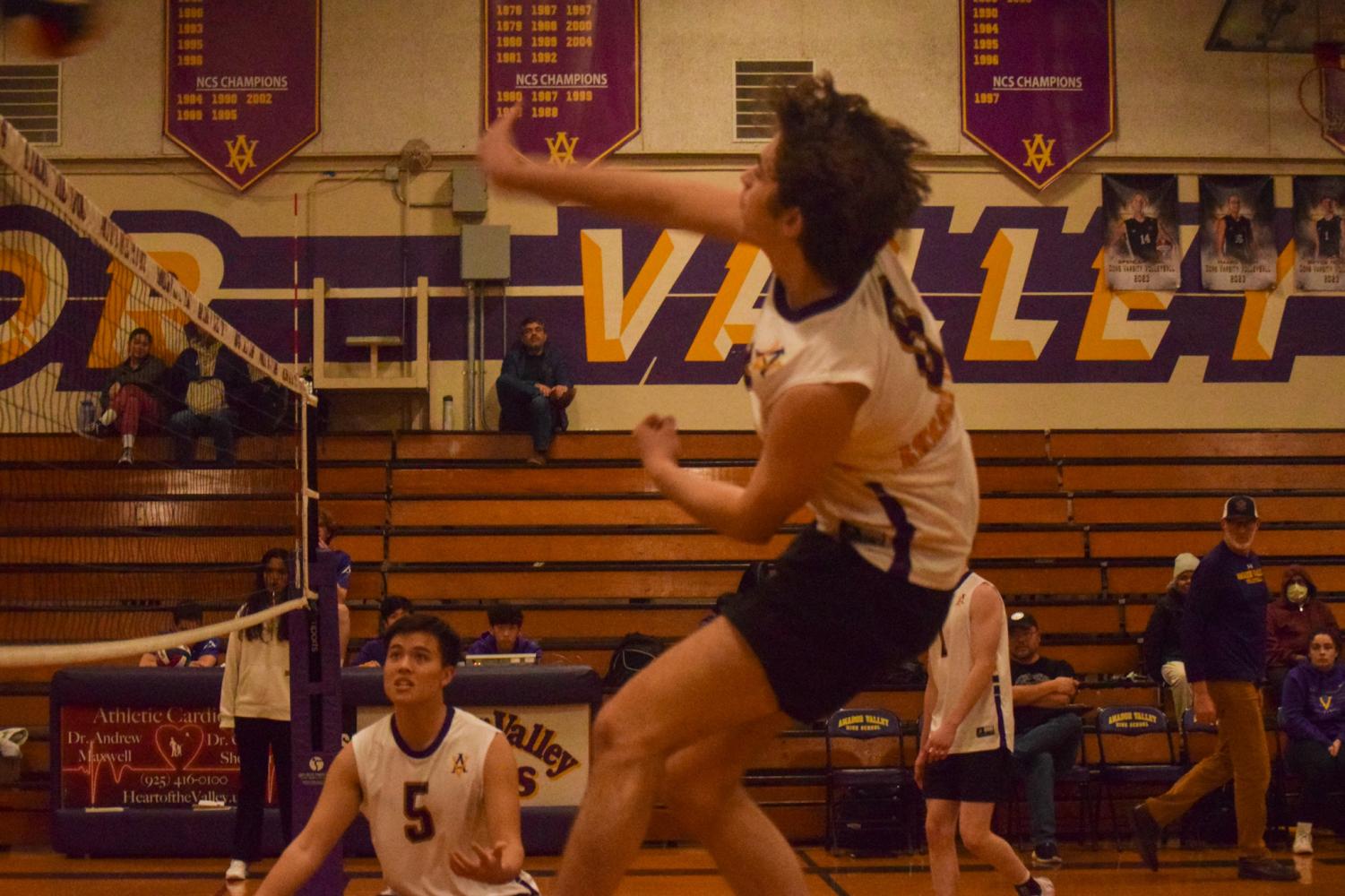 Boys+Varsity+Volleyball+defeats+Monte+Vista+High+3-0