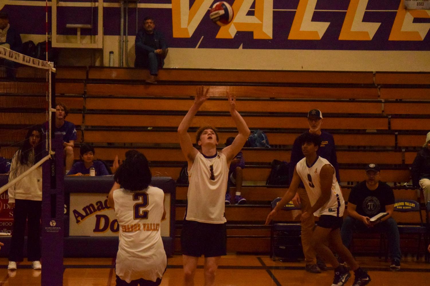 Boys Varsity Volleyball defeats Monte Vista High 3-0