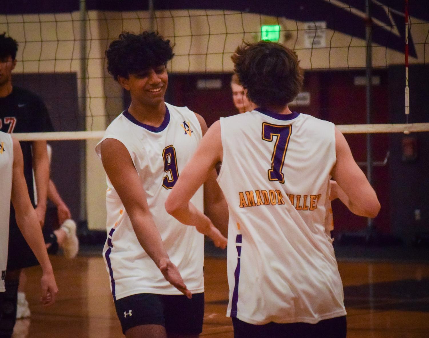 Boys Varsity Volleyball defeats Monte Vista High 3-0