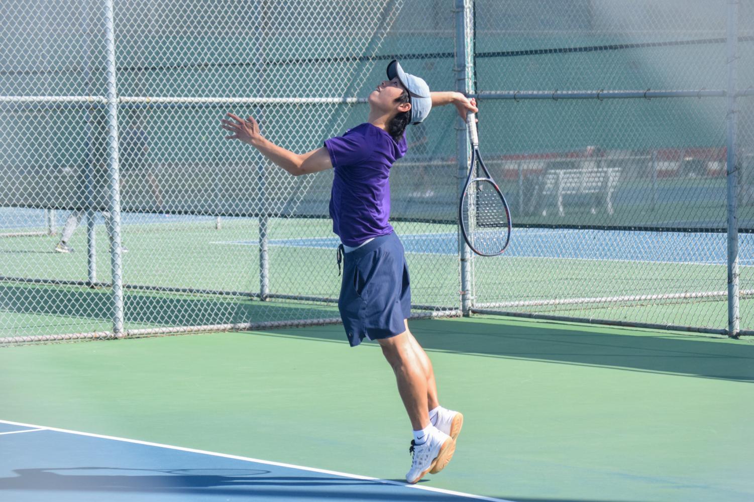 Boys Varsity Tennis defeats Washington High 5-2 in preparation for NCS.