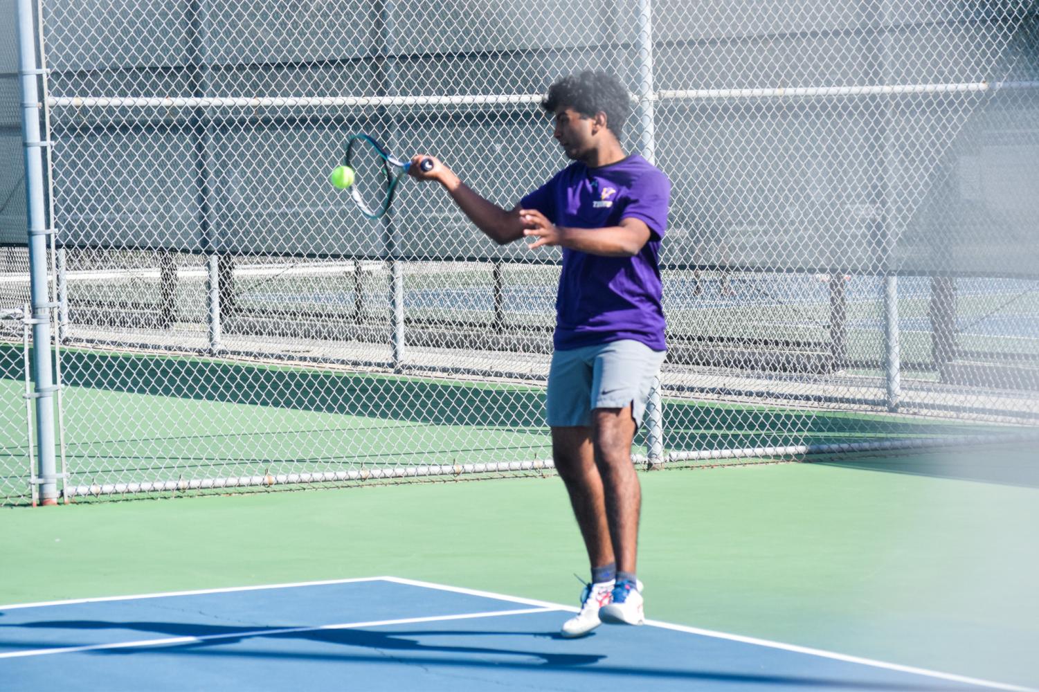 Boys Varsity Tennis defeats Washington High 5-2 in preparation for NCS.