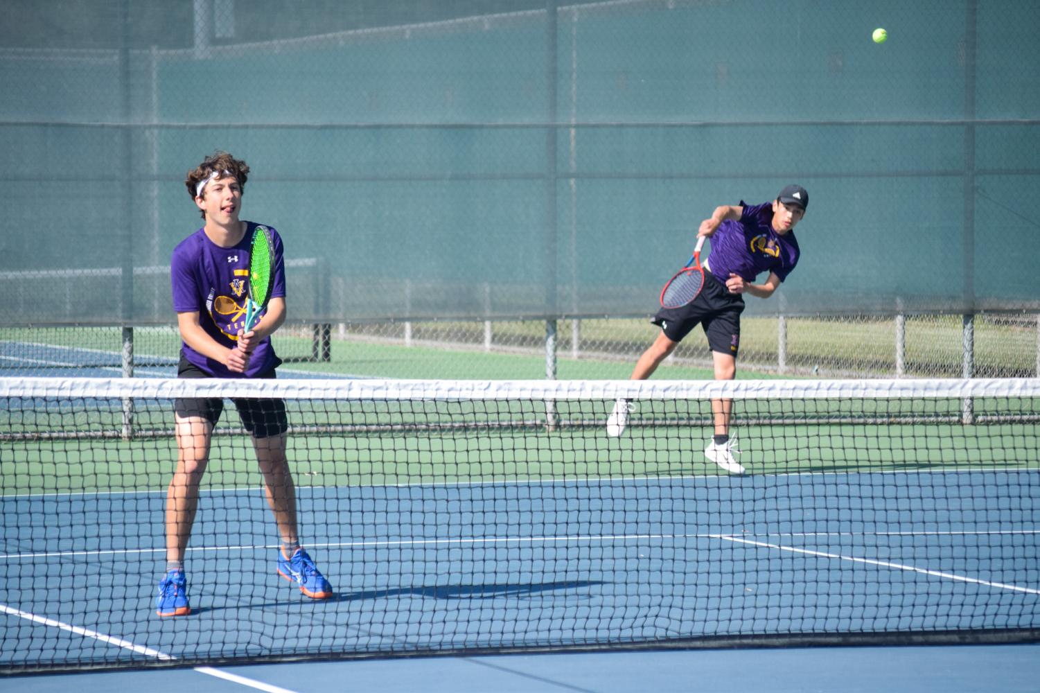 Boys Varsity Tennis defeats Washington High 5-2 in preparation for NCS.