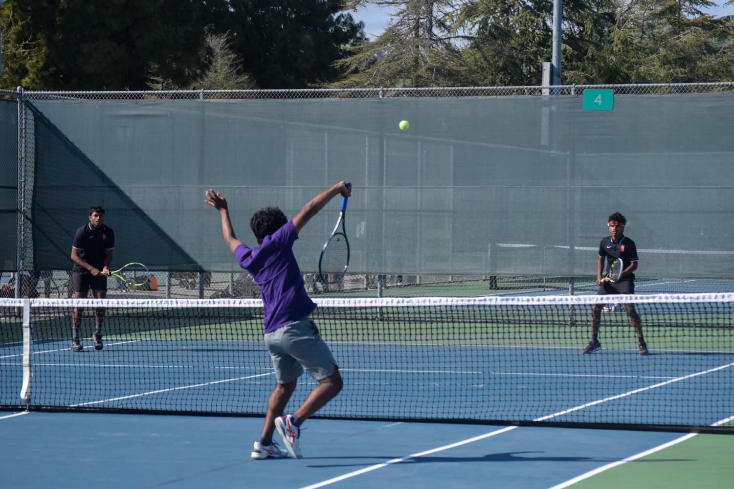 Boys Varsity Tennis defeats Washington High 5-2 in preparation for NCS.