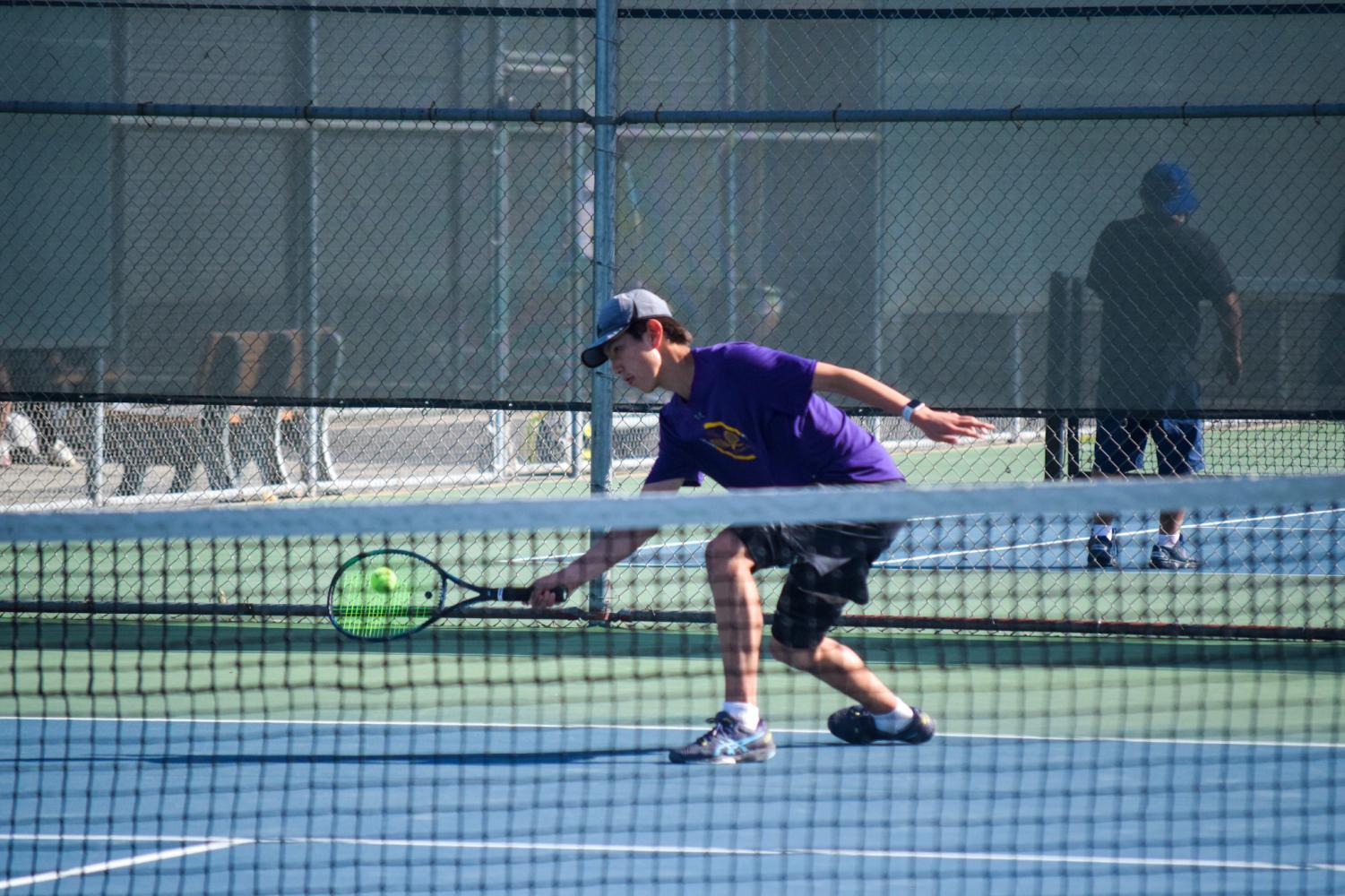 Boys Varsity Tennis defeats Washington High 5-2 in preparation for NCS.