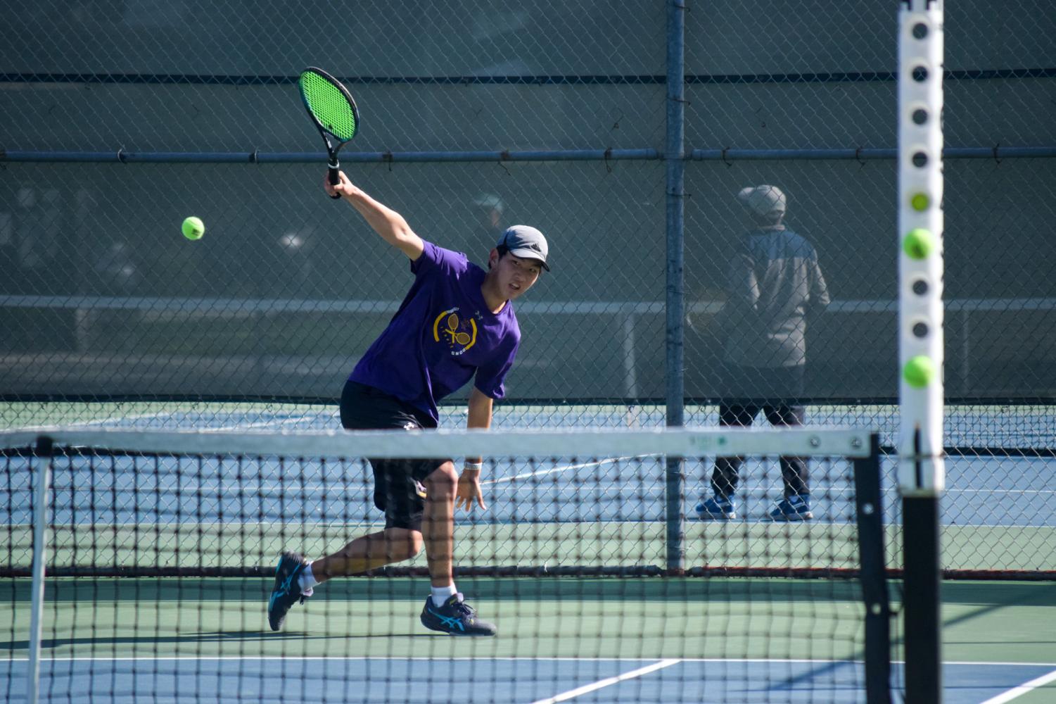 Boys Varsity Tennis defeats Washington High 5-2 in preparation for NCS.