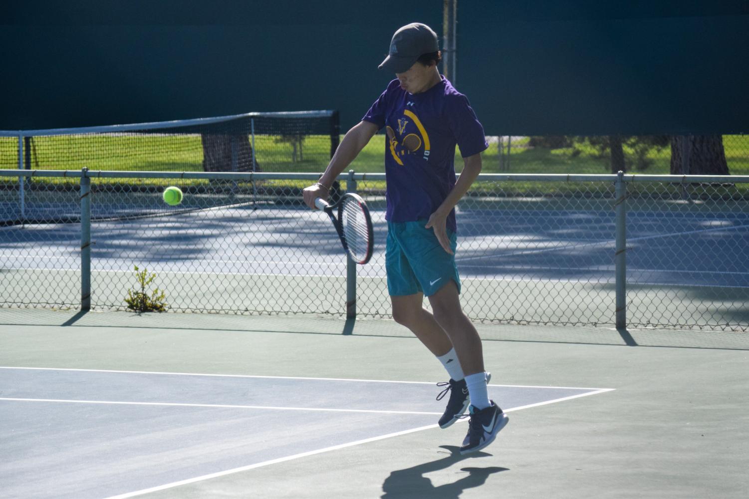 Boys Varsity Tennis defeats Washington High 5-2 in preparation for NCS.