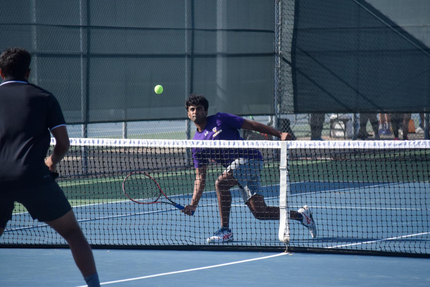 Boys Varsity Tennis defeats Washington High 5-2 in preparation for NCS.