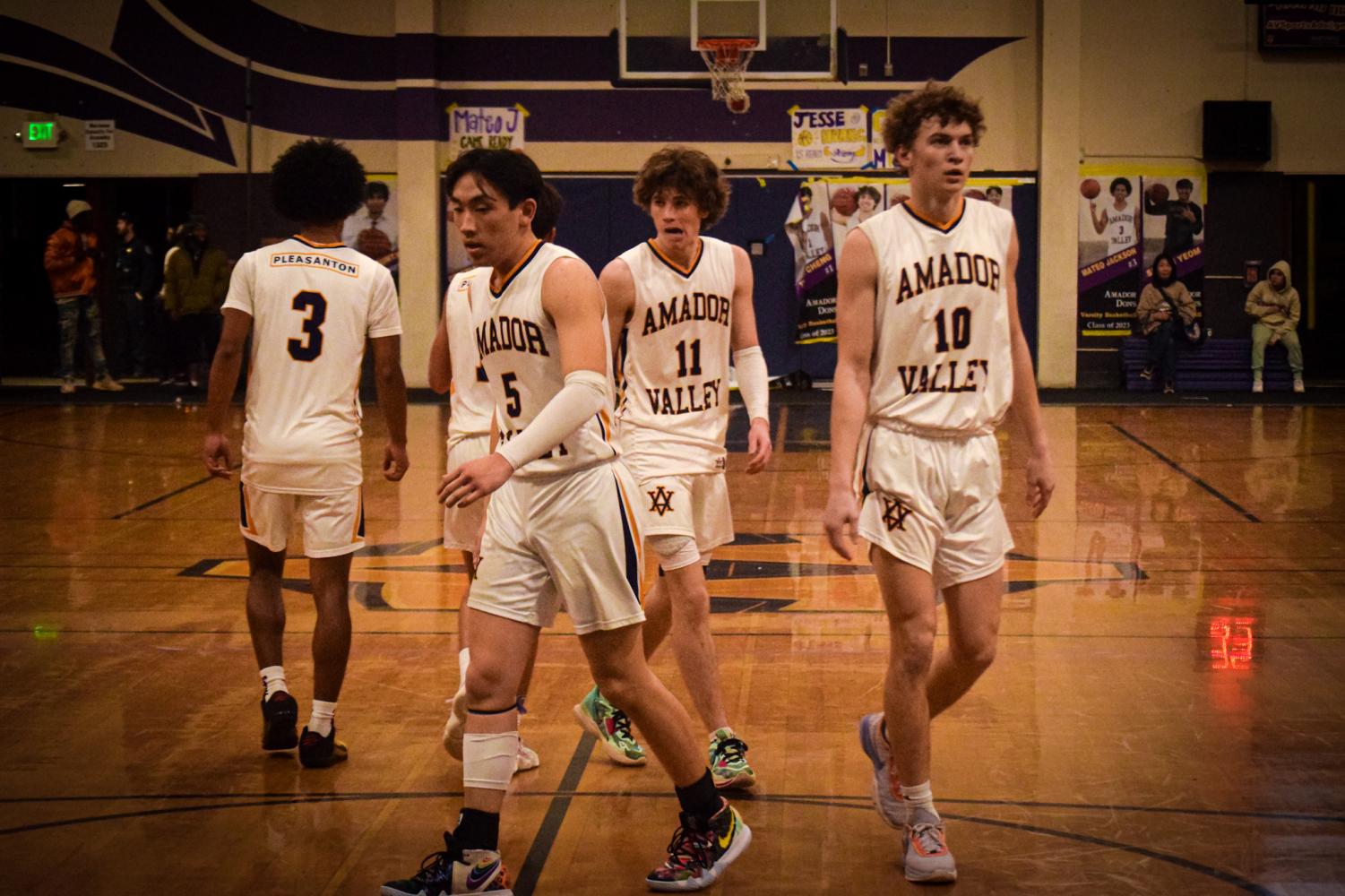 Boys Varsity Basketball defeats Foothill on Senior Night
