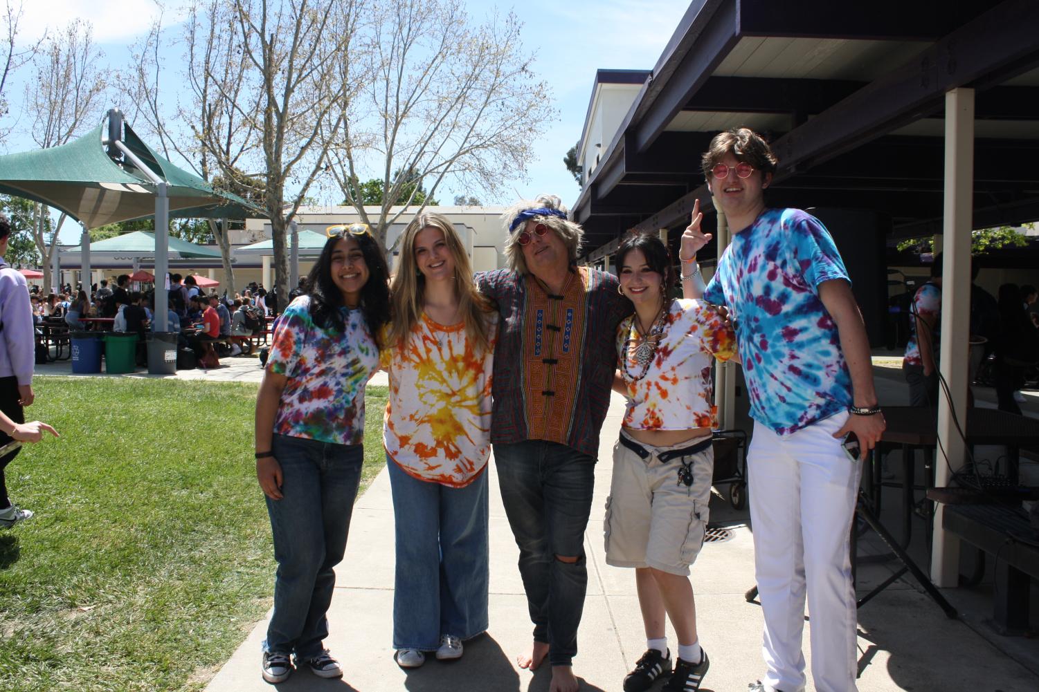 Juniors celebrate Hippie Day during lunch