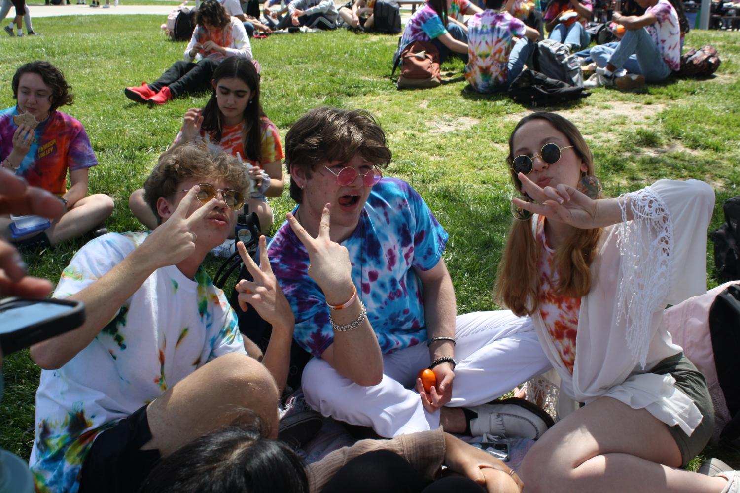 Juniors+celebrate+Hippie+Day+during+lunch