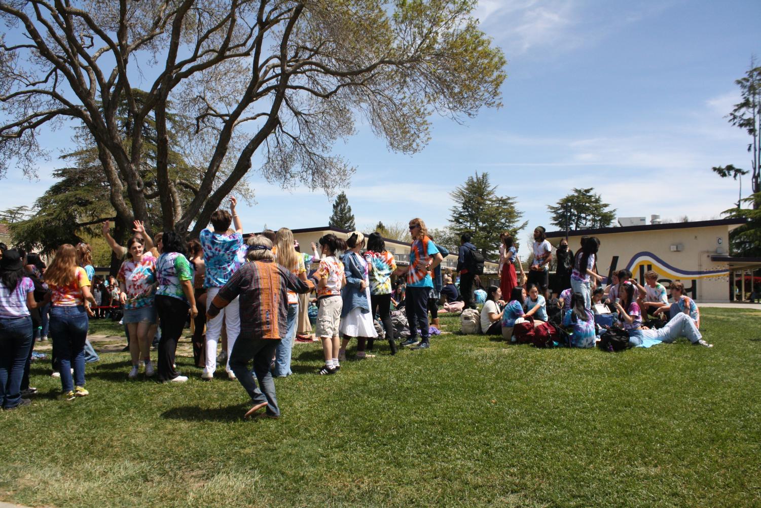 Juniors celebrate Hippie Day during lunch