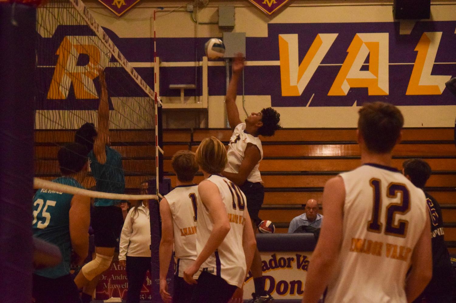 Boys Varsity Volleyball takes down Deer Valley High with a 3-0 Sweep to Advance to NCS Semifinals