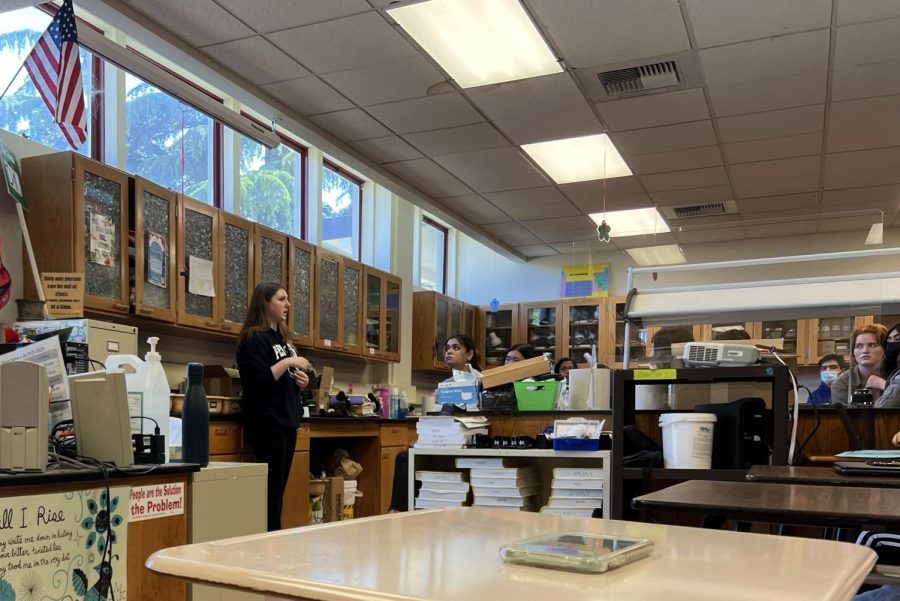 AP Biology and medical interventions classes listen to a presentation given by Jessica Fey.