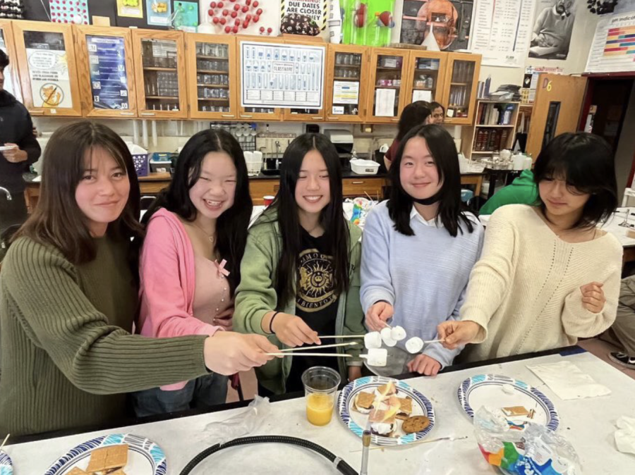 Kaley Roe (24), Ziyan Liu (24), Kathryn Go (24), Clara Yin (24), and Maggie Mei (24) founded the podcast Lab Table Talks to encourage honest discussions about academic burnout, teenage experience, and more.