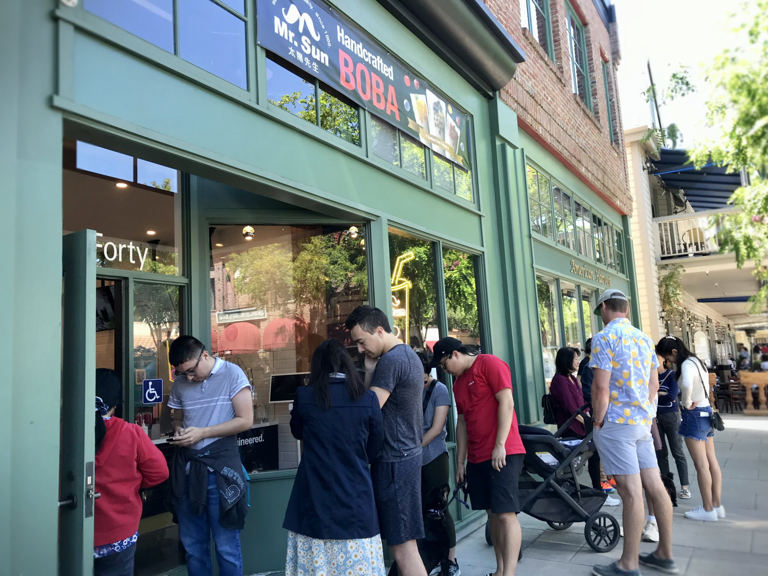 Mr. Sun Tea opens in downtown Pleasanton after months of preparation