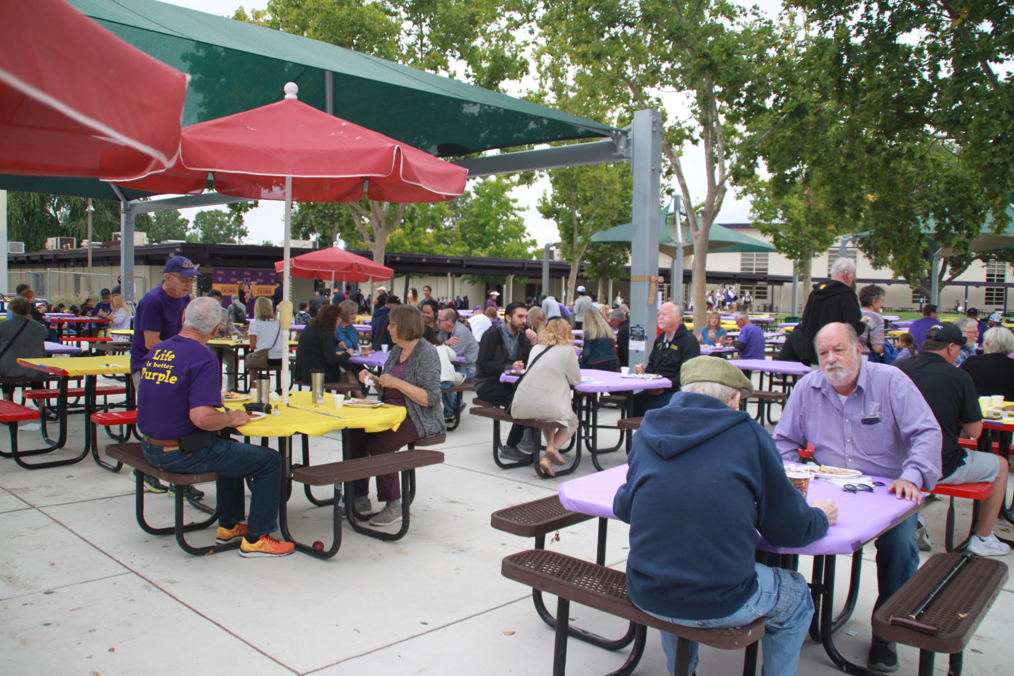 Through photos: Alums, students, and staff enjoy a pancake breakfast at Amador