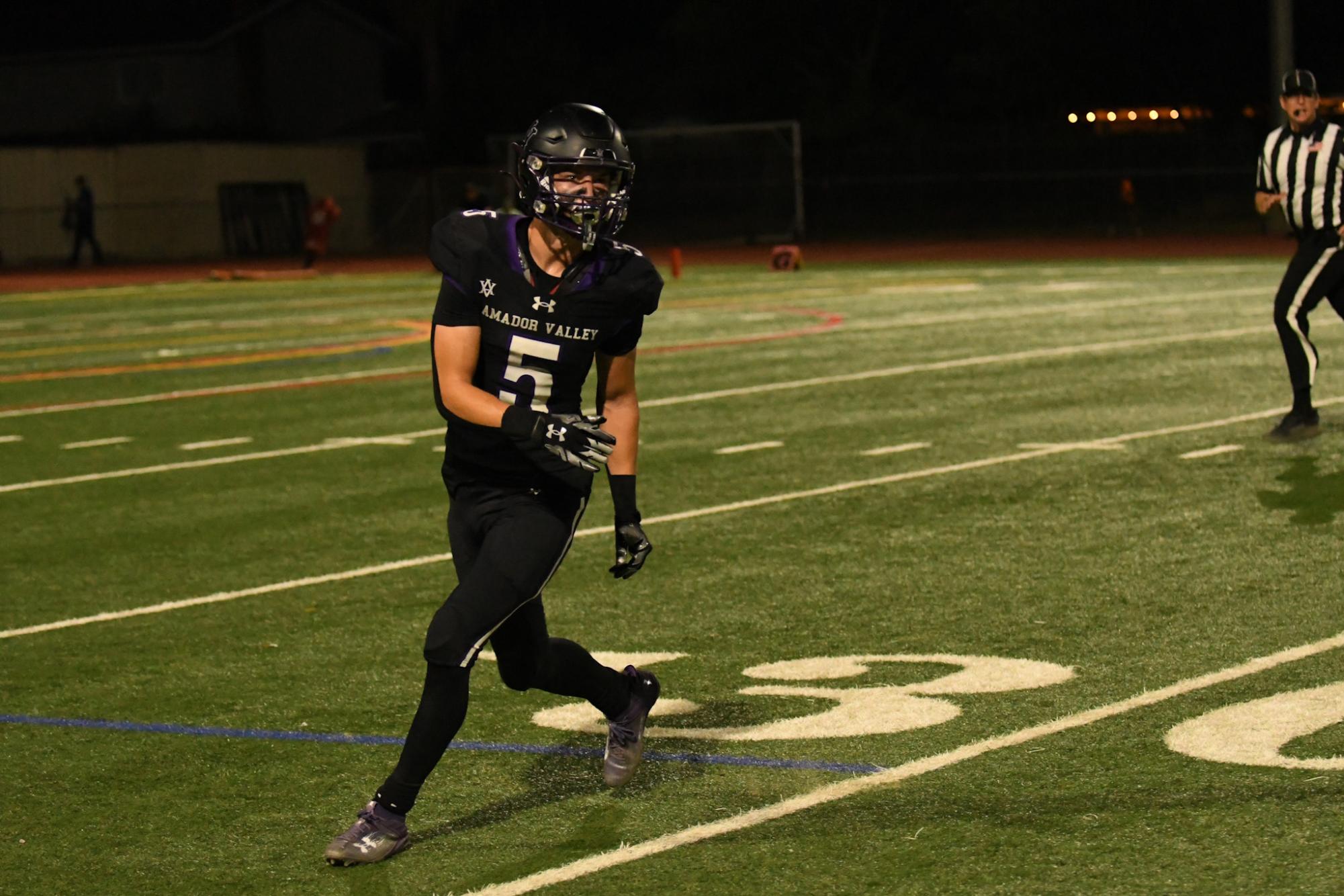 Pink out game: Dons take down Dougherty Valley 70-0 on senior night