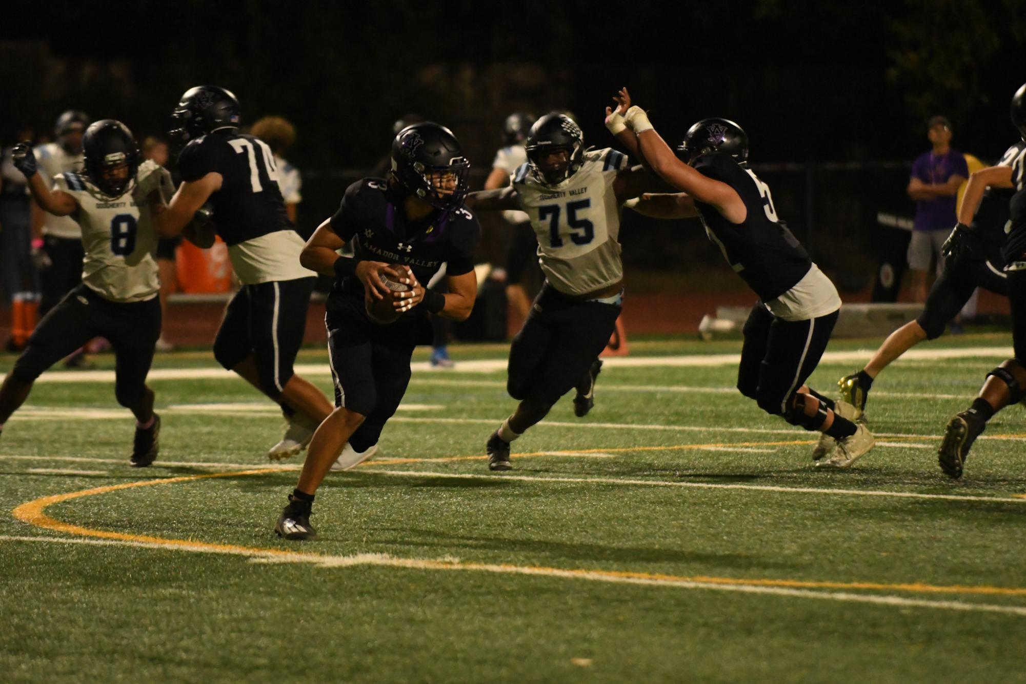 Pink out game: Dons take down Dougherty Valley 70-0 on senior night