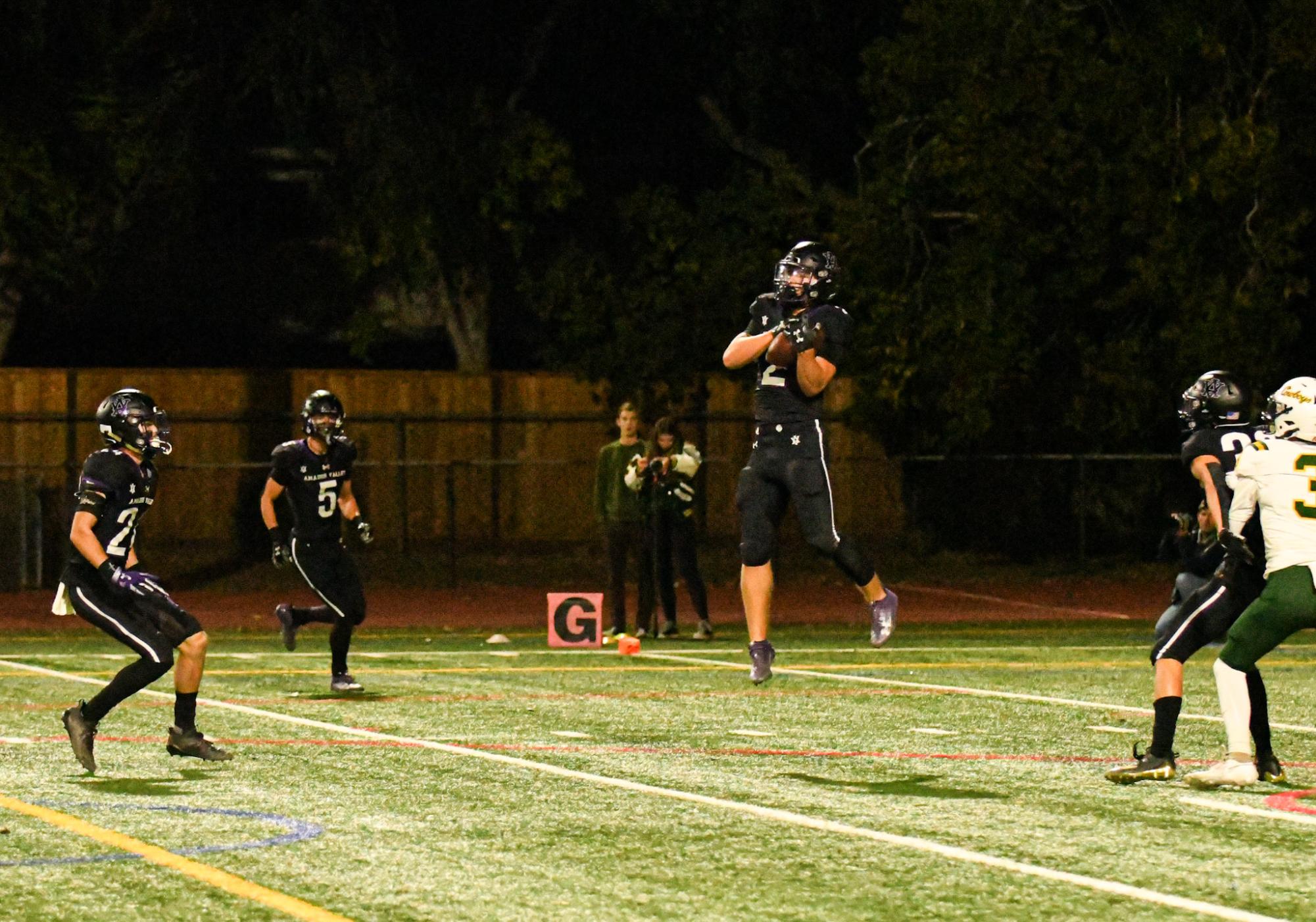 Amador+Valley+Football+defeats+Livermore+High+42-7+to+continue+winning+streak