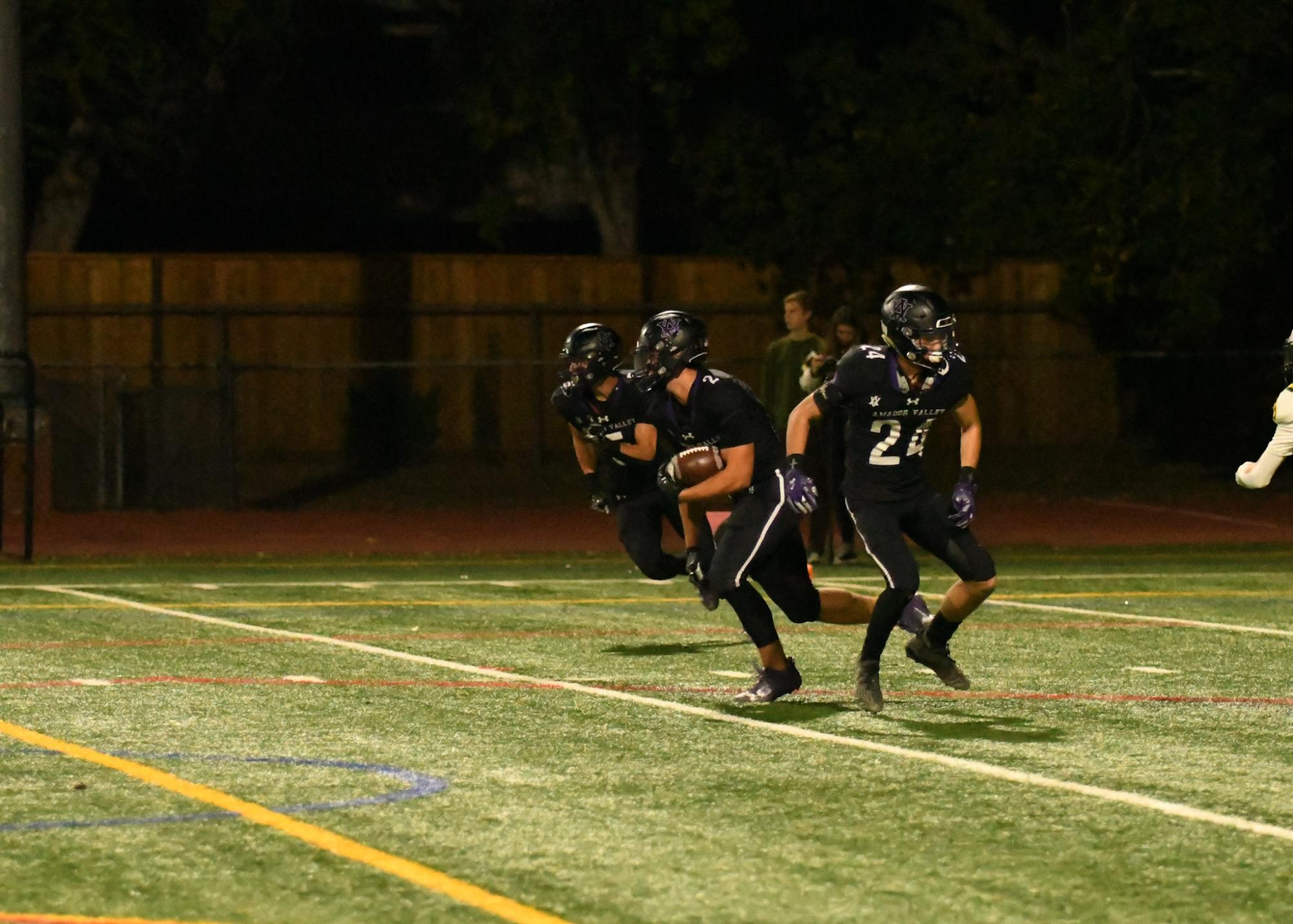 Amador+Valley+Football+defeats+Livermore+High+42-7+to+continue+winning+streak