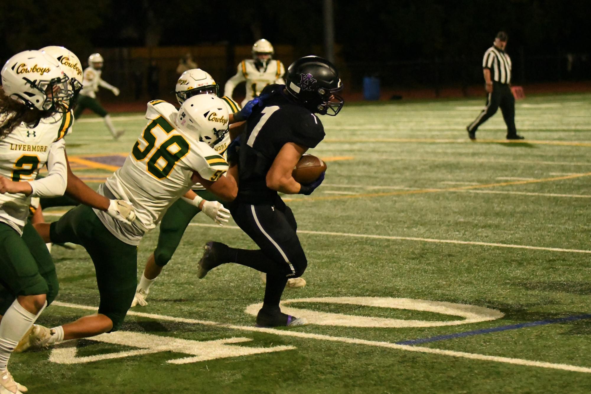 Amador+Valley+Football+defeats+Livermore+High+42-7+to+continue+winning+streak