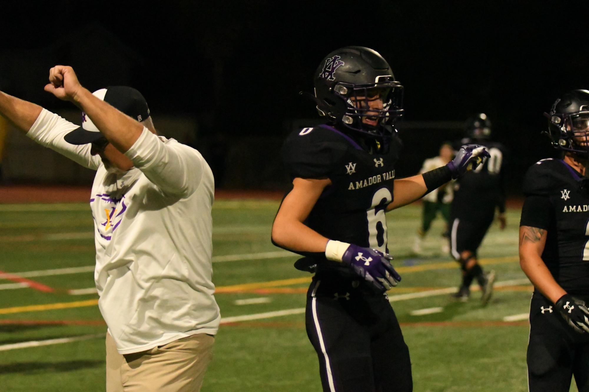 Amador Valley Football defeats Livermore High 42-7 to continue winning streak
