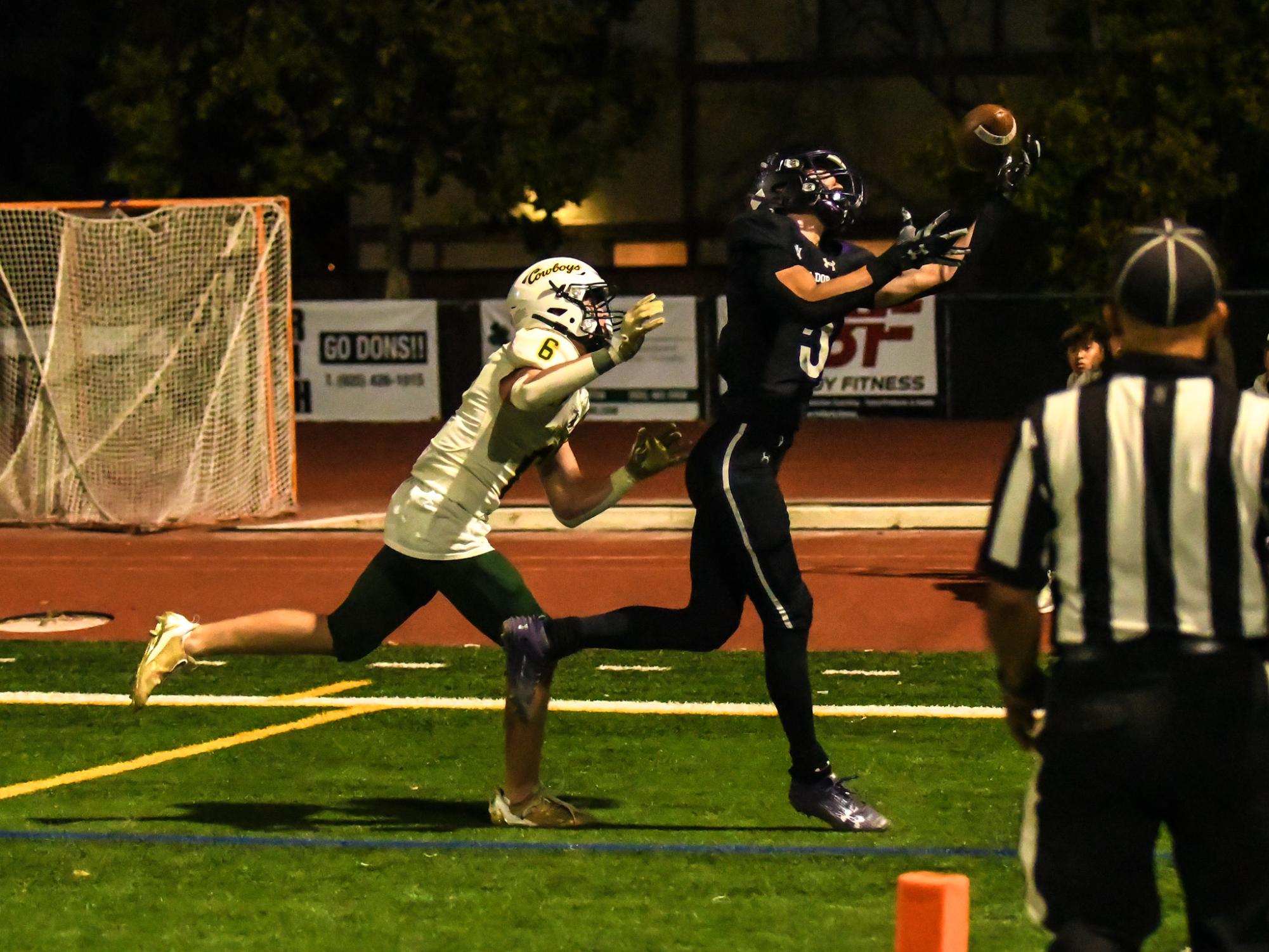 Amador+Valley+Football+defeats+Livermore+High+42-7+to+continue+winning+streak