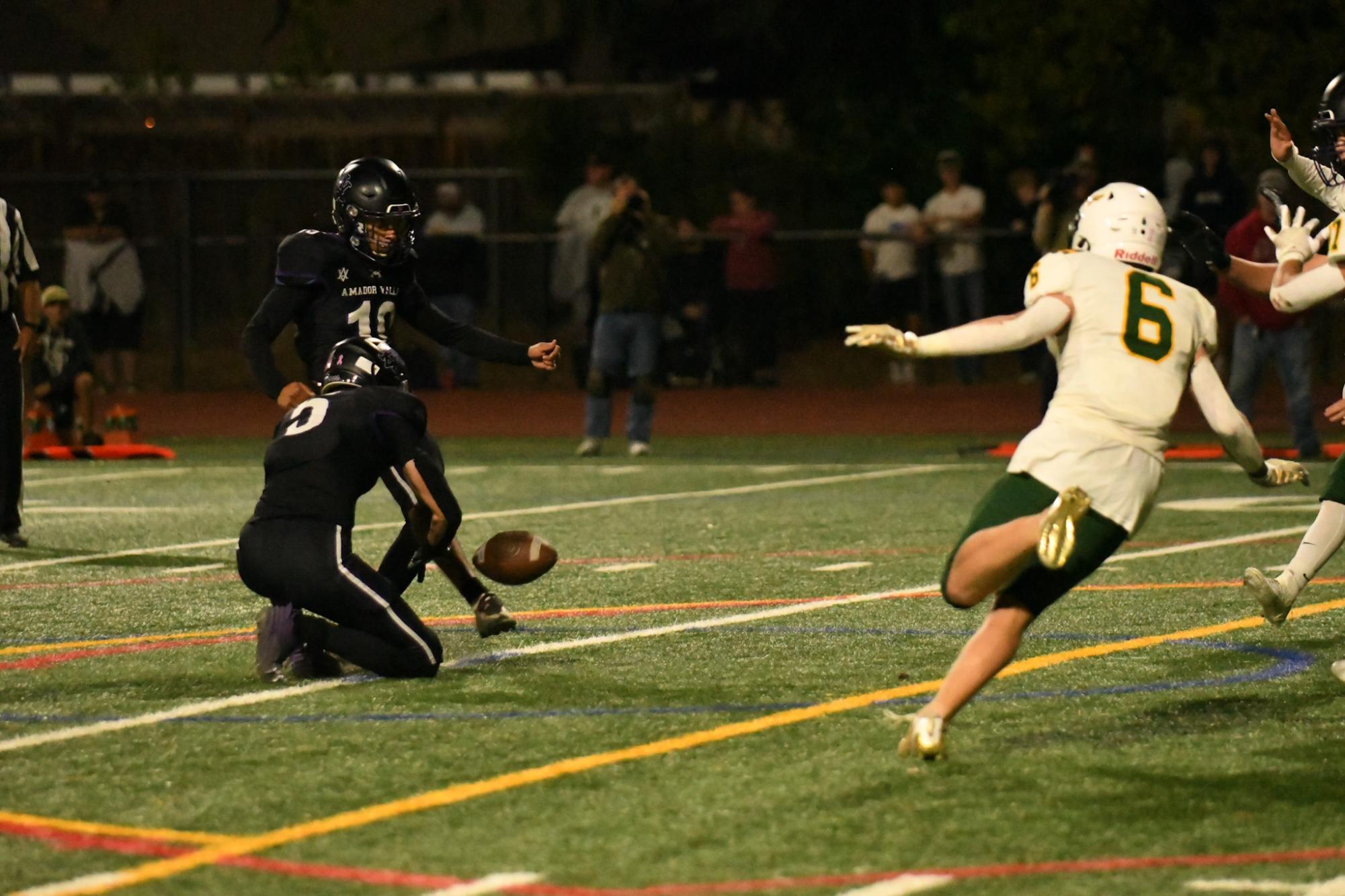 Amador Valley Football defeats Livermore High 42-7 to continue winning streak