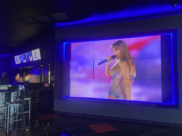 Regal Cinemas displays Taylor Swifts picture to advertise her movie