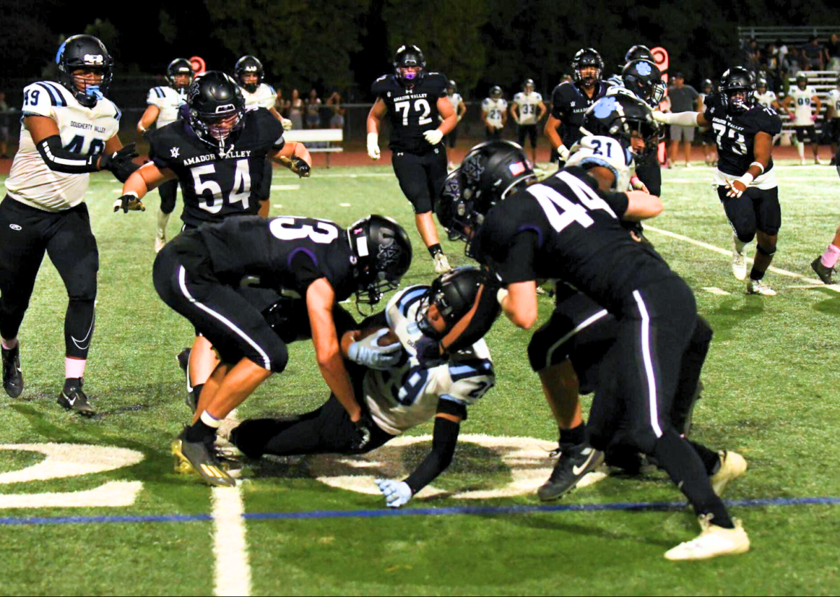 Pink out game: Dons take down Dougherty Valley 70-0 on senior night