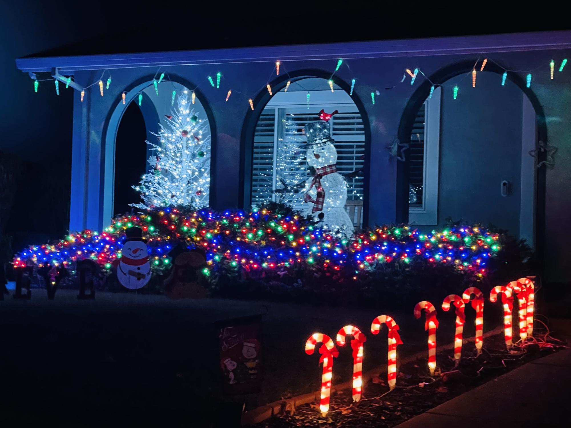 Sightseeing the town: Christmas lights around Pleasanton
