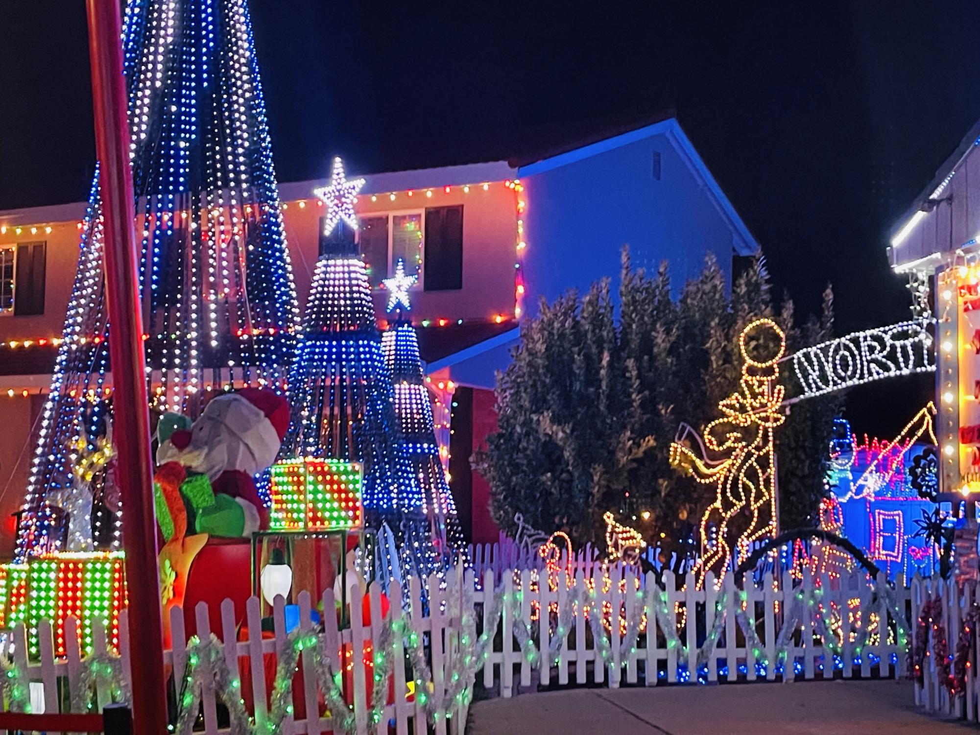 Sightseeing the town: Christmas lights around Pleasanton