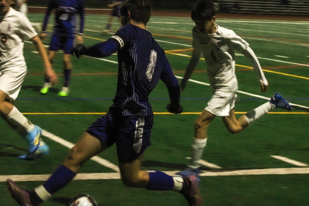 Fast feet! Team Captain Max Couper ('24) keeps Dublin on their toes with unmatched speed and skillful ball control. 