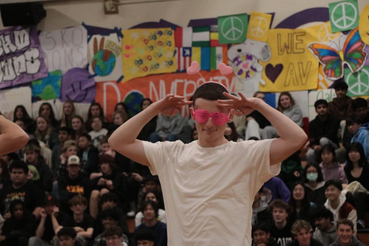 Hunter Selkow ('25) stuns viewers with his handsome style and dance moves. 