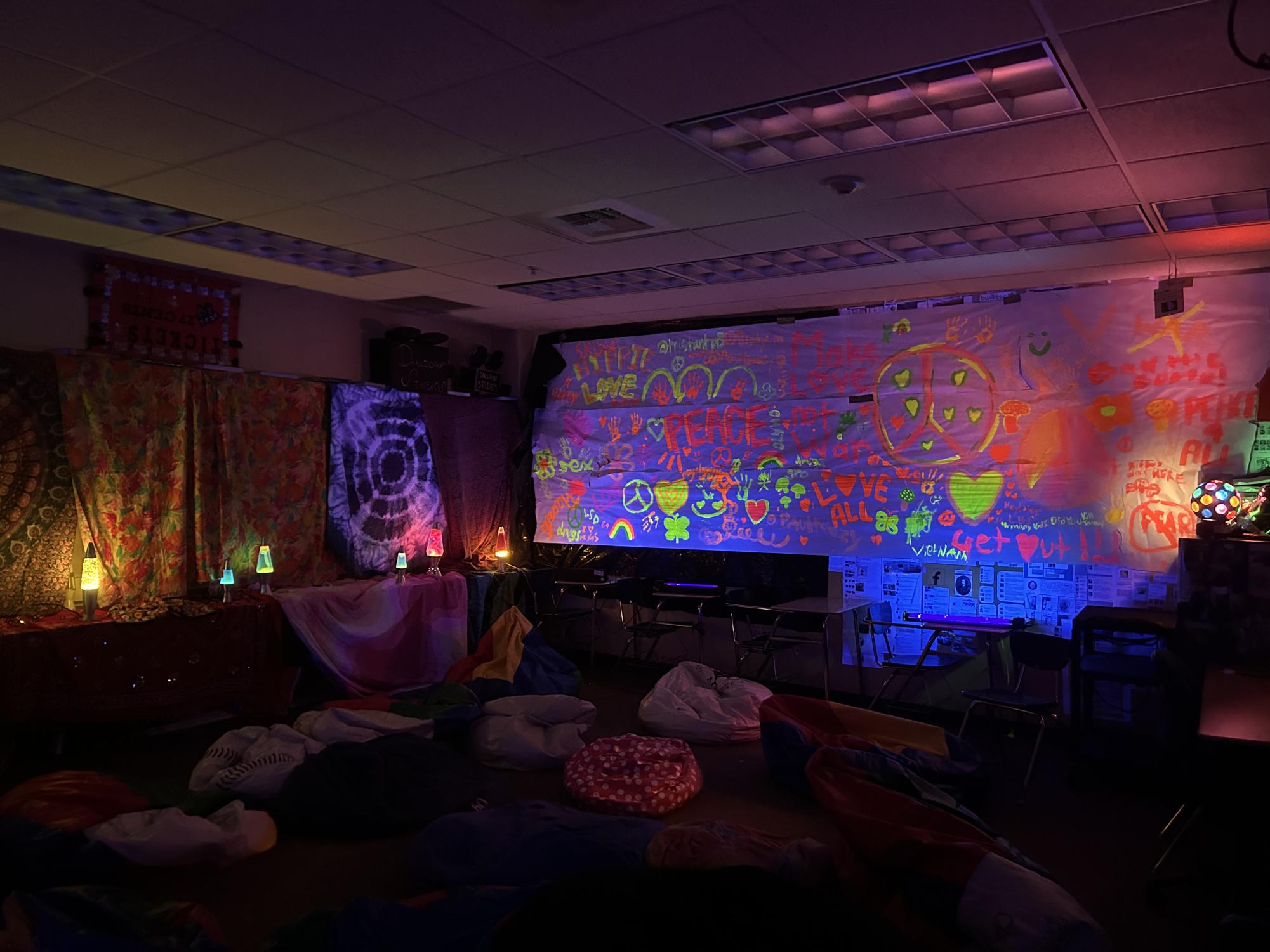 Juniors tie-dye t-shirts & celebrate counterculture day