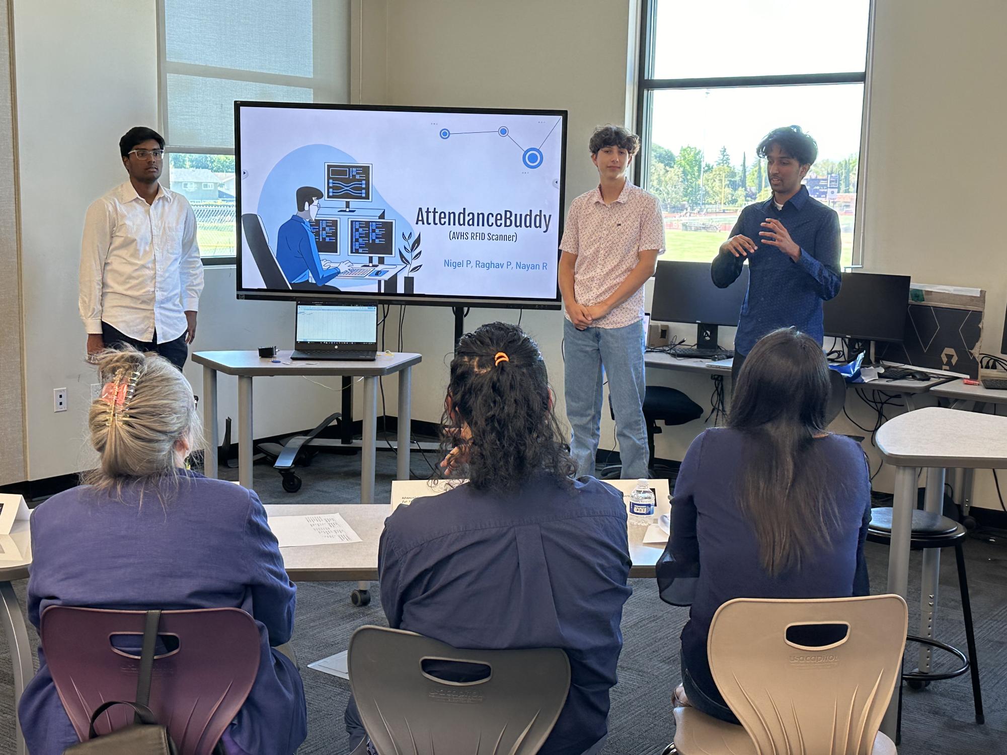 Computer science students present new technologies to industry professionals