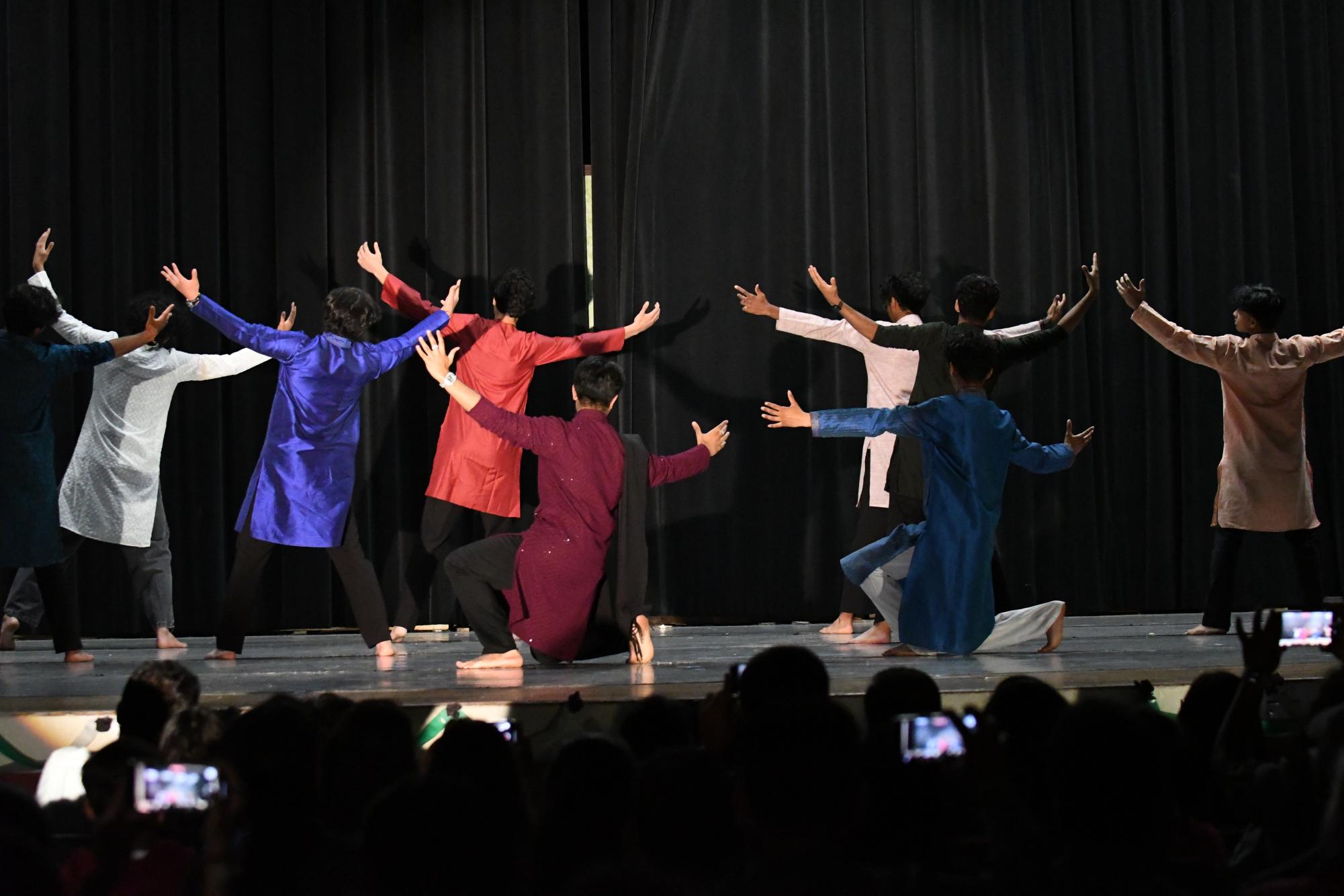 Amador Valley Dhamaka hosts its Second Annual Isvara Showcase for Bollywood Dance Teams across the Bay Area