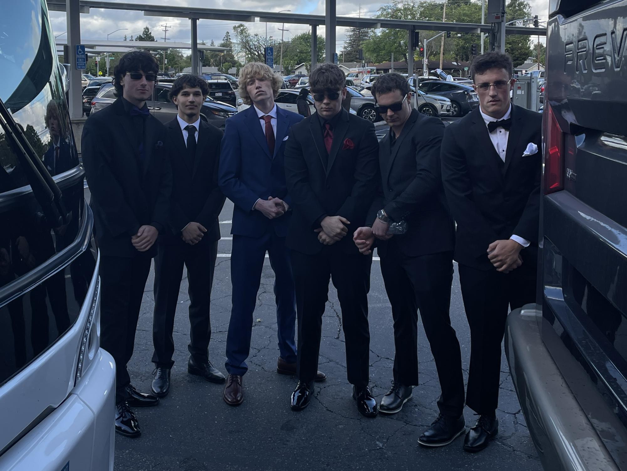 Senior Ball 2024: Van Gogh'ing Crazy