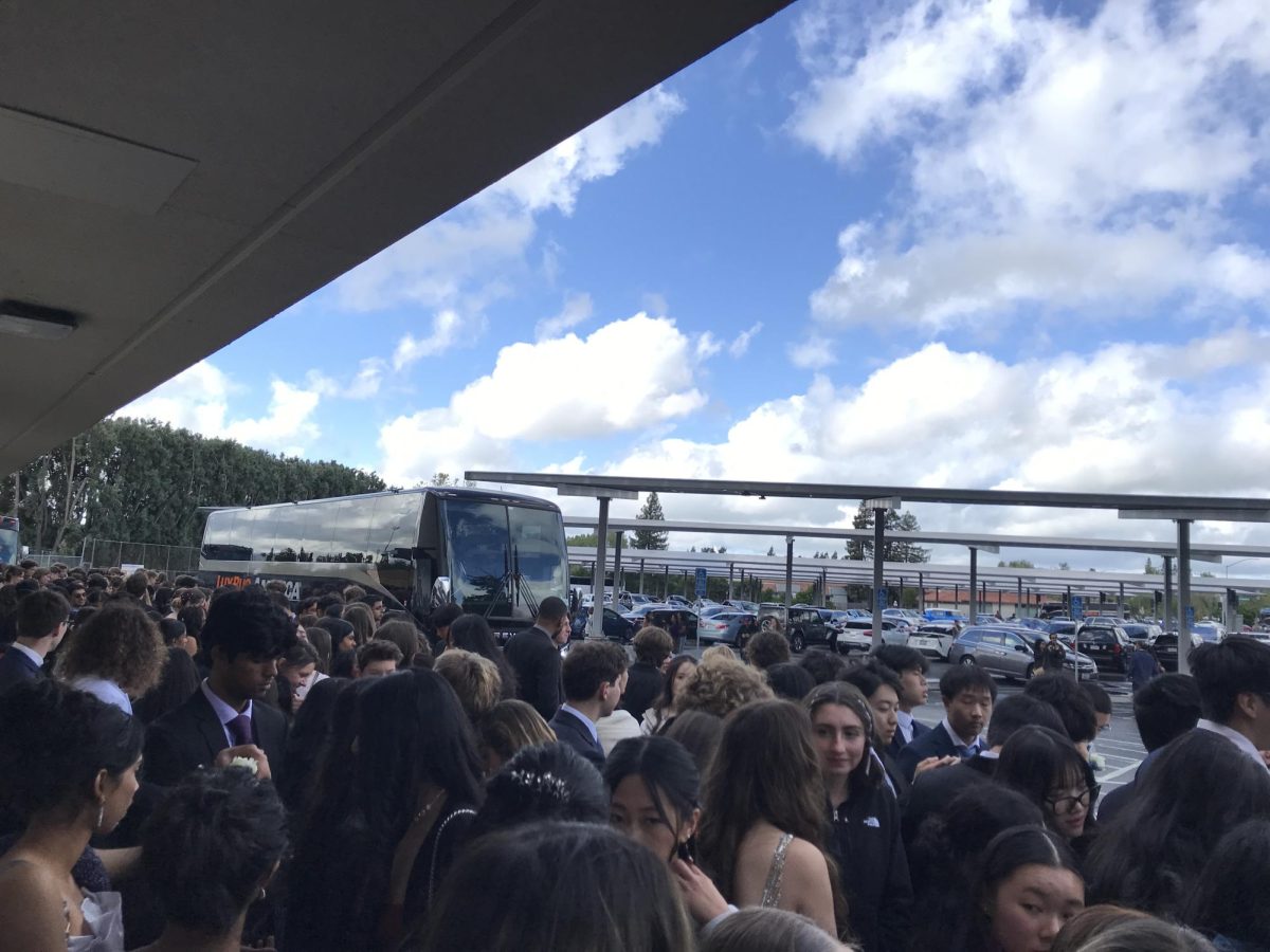 Students arrived at Amador by 5:00pm to begin signing in and loading onto buses.
