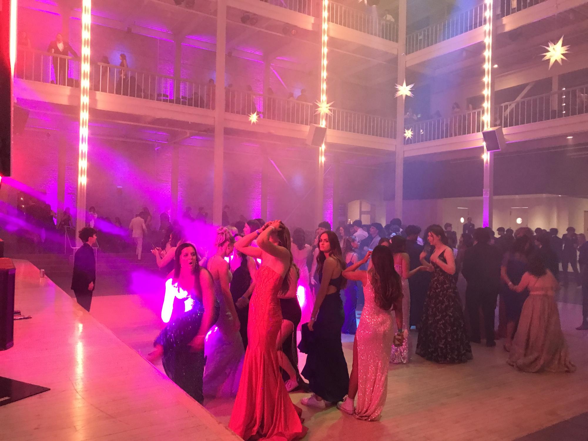 Senior Ball lights up the Starry Night with dance