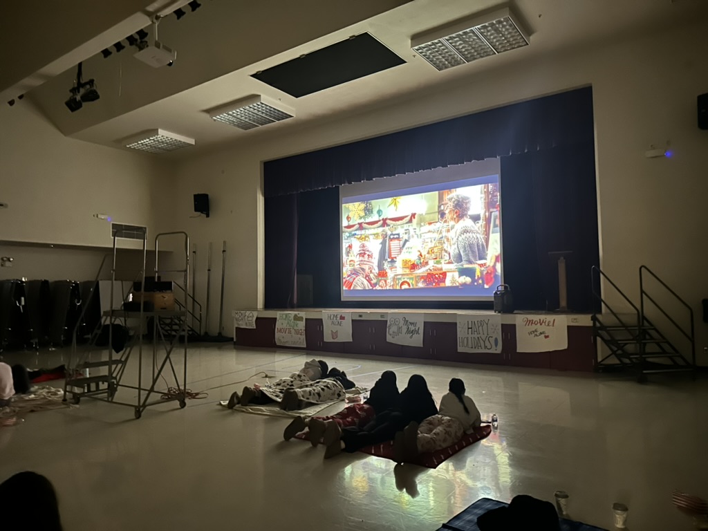 Students enjoyed a screening of the classic holiday movie Home Alone during Holiday Movie Night hosted by Leadership.